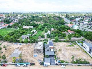 Newly Built Luxury 3-Storey Pool Villa