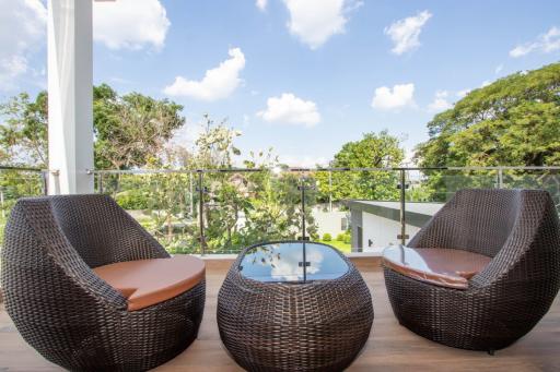 Exquisite Pool Villa: Futuristic Luxury Amidst Chiang Mai’s Historic Charm
