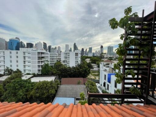 For Rent Bangkok Condo Cross Creek Sukhumvit 63 BTS Ekkamai Watthana