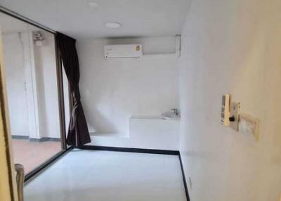 For Rent Bangkok Shophouse Sukhumvit BTS Thong Lo Watthana