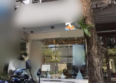 For Sale and Rent Bangkok Shophouse Sukhumvit BTS Ekkamai Watthana