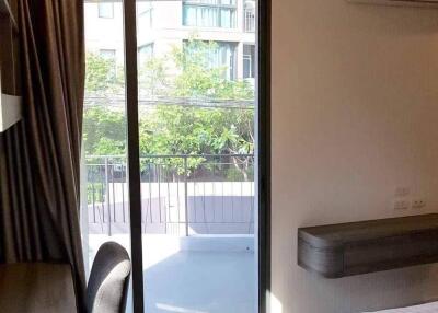 2-BR Condo at Trapezo Sukhumvit 16 near MRT Queen Sirikit National Convention Centre