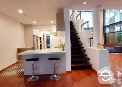 4-BR Apt. near BTS Phrom Phong