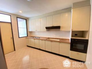 3-BR Apt. near MRT Sukhumvit