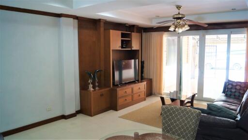 Cosy Beach Townhouse for Sale in Pattaya
