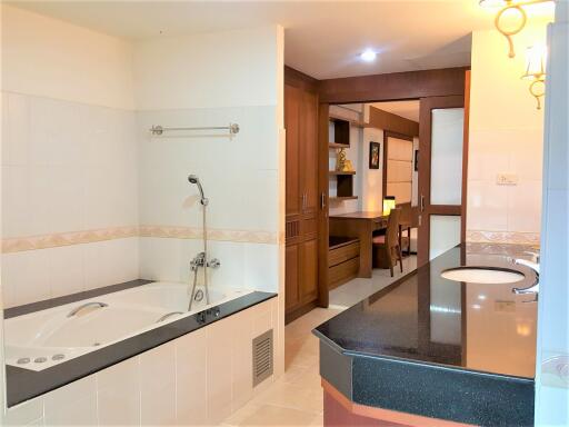 Cosy Beach Townhouse for Sale in Pattaya