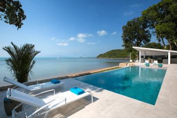 Lovely 3 bedroom private Beachfront villa for sale Koh Samui