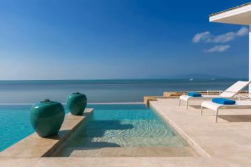 Lovely 3 bedroom private Beachfront villa for sale Koh Samui