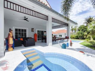 Beautiful 3 Bedroom Pool Villa In Popular Smart House Project Next To Black Mountain