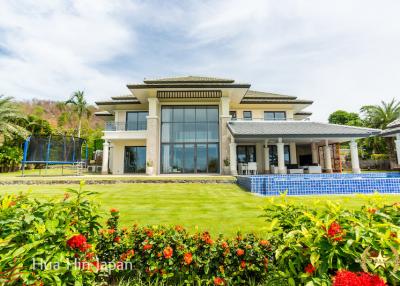 Black Mountain Absolute luxury golf course villa for sale Hua Hin