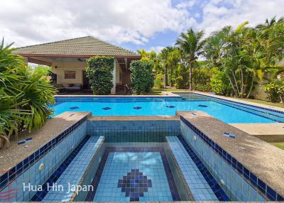 **Recently Remodeled** Spacious 3 Bedroom Pool Villa off Pala U road, Close to Downtown
