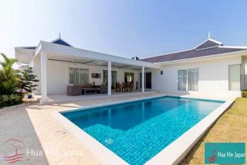 Luxurious 3 BDRM Pool Villa on Large Plot only 5 Min from BluPort (completed, fully furnished)