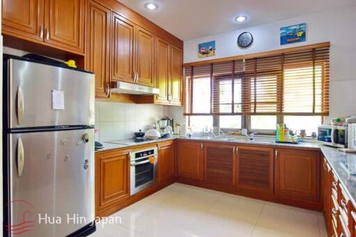 A Large 3 Bedroom Pool Villa with Beautiful Tropical Garden near Khao Tao Beach