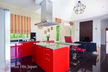 3 Bedroom Pool Villa in popular Red Mountain project off Soi 88