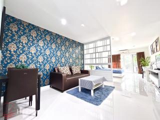 Good size studio unit at Baan Klang condominium