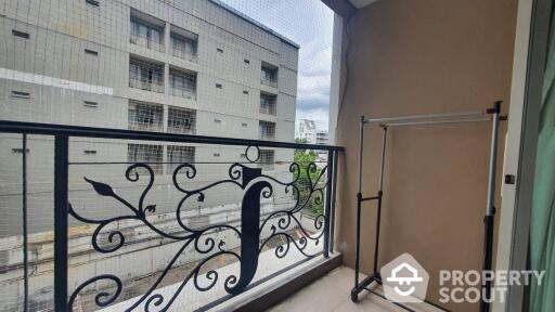 2-BR Condo at Le Nice Ekkamai Condominium near BTS Ekkamai