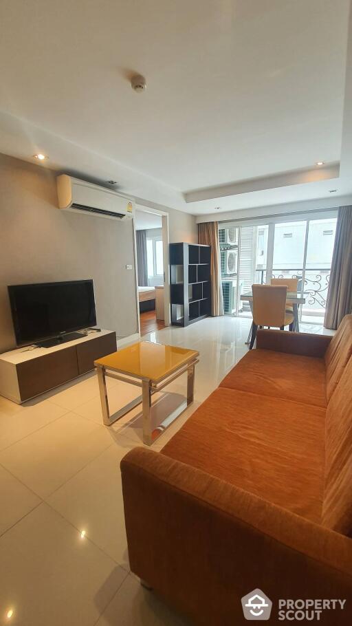 2-BR Condo at Le Nice Ekamai Condominium near BTS Ekkamai