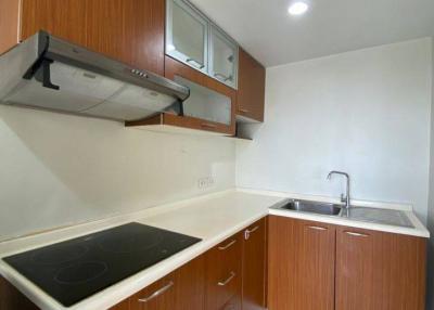 2-BR Condo at Lumpini Ville Cultural Center near MRT Huai Khwang