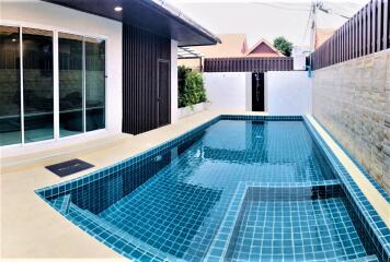 Jomtien Pool Villa House For Sale in Pattaya