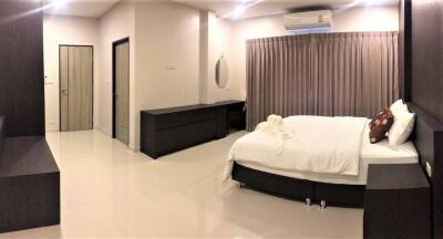 Jomtien Pool Villa House For Sale in Pattaya