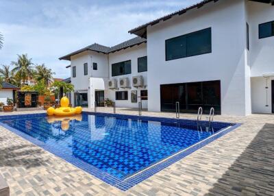 Luxury Pool Villa House for Sale Pattaya