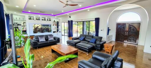 Luxury Pool Villa House for Sale Pattaya