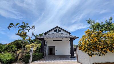 Luxury Pool Villa House for Sale Pattaya