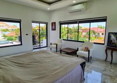 Luxury Pool Villa House for Sale Pattaya