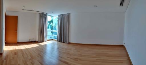 For RENT : House Sathorn / 4 Bedroom / 4 Bathrooms / 420 sqm / 230000 THB [R11952]