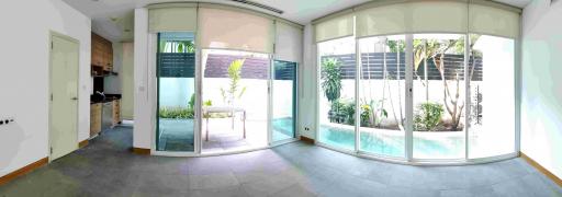 For RENT : House Sathorn / 4 Bedroom / 4 Bathrooms / 420 sqm / 230000 THB [R11952]