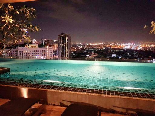 For SALE : The Lofts Ekkamai / 1 Bedroom / 1 Bathrooms / 45 sqm / 7900000 THB [R11953]