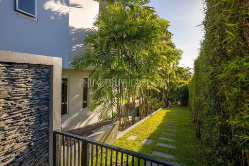 LAY7376: Five Bedroom Villa With Ocean Views in Layan