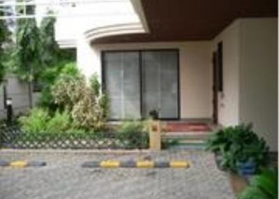 [Property ID: 100-113-26162] 2 Bedrooms 3 Bathrooms Size 203.1Sqm At Sampoom Garden for Rent 60000 THB