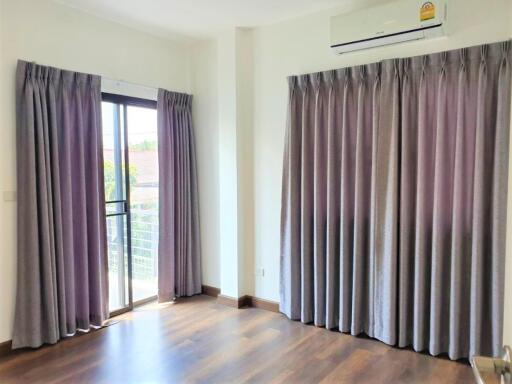 Uraiwan Grand Villa Pattaya House For Sale