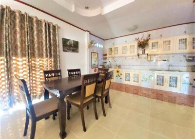 Vanalee Village House for Sale in East Pattaya