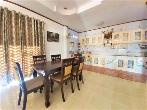 Vanalee Village House for Sale in East Pattaya