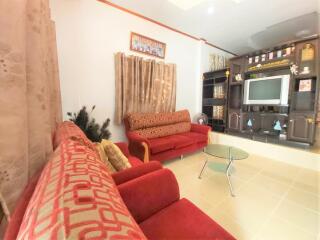 Vanalee Village House for Sale in East Pattaya