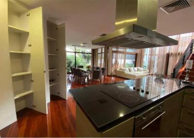 Luxurious Pet-Friendly Penthouse Duplex with 4 Bedrooms in Phrom Phong - Just a Stone