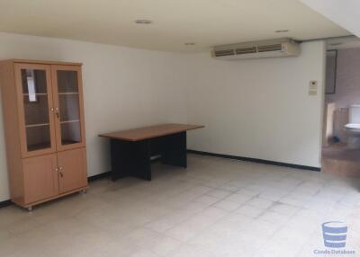 [Property ID: 100-113-25145] 3 Bedrooms 3 Bathrooms Size 208.03Sqm At Crystal Garden for Rent and Sale