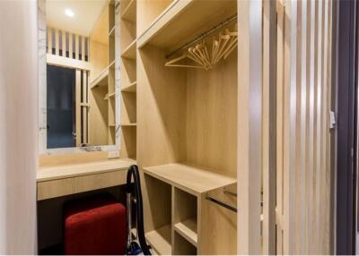 คอนโด 2 ห้องนอนที่สวยงามบนชั้น 30 ที่ Edge Sukhumvit 23 - ห่างจาก BTS Asoke - ให้เช่าหรือขาย! -