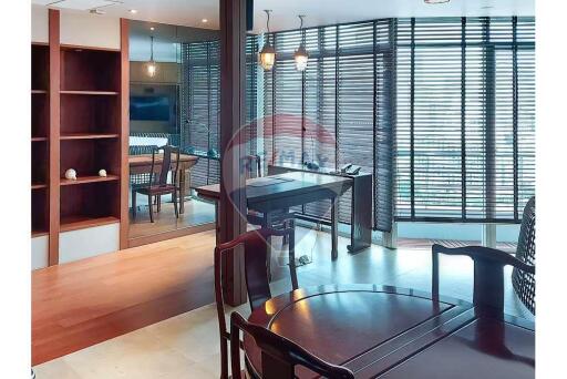 "Stunning 2BR Condo in Vibrant Khlong San!"