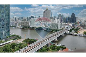 "Stunning 2BR Condo in Vibrant Khlong San!"