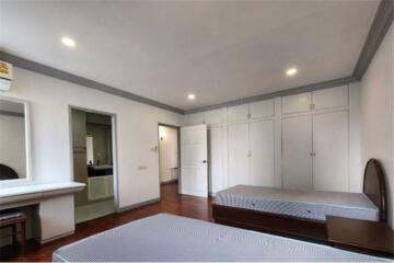 Spacious & Homely 3BR Apartment for Rent Asoke