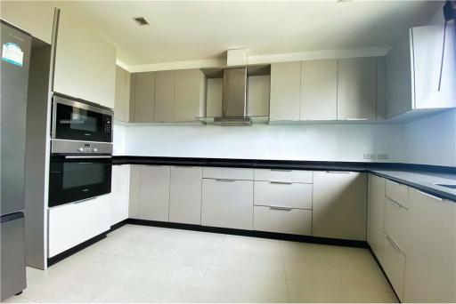 For Rent available 4 Bedrooms with garden balcony in Low rrise private apartment Sathorn - 920071001-12024