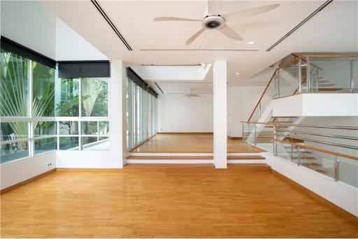 For Rent Single house 5 Bedrooms with pool in private compound  Sathorn