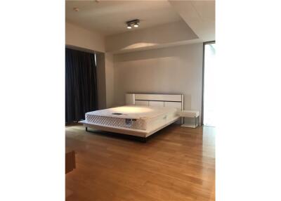 For Rent Duplex Style 4 Bed at The Met Sathorn