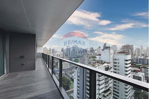 A beautiful unit in the heart of Thonglor.