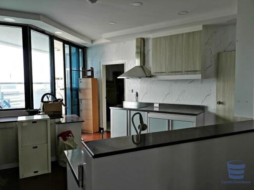 [Property ID: 100-113-26624] 3 Bedrooms 5 Bathrooms Size 313Sqm At Royal River Place for Rent and Sale