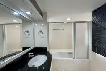 2 bedrooms for rent close to BTS Chidlom - 920071001-11924