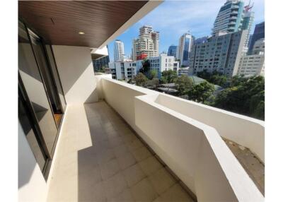 Pet friendly apartment 3+1 bedroom big balcony in Phrom Phong